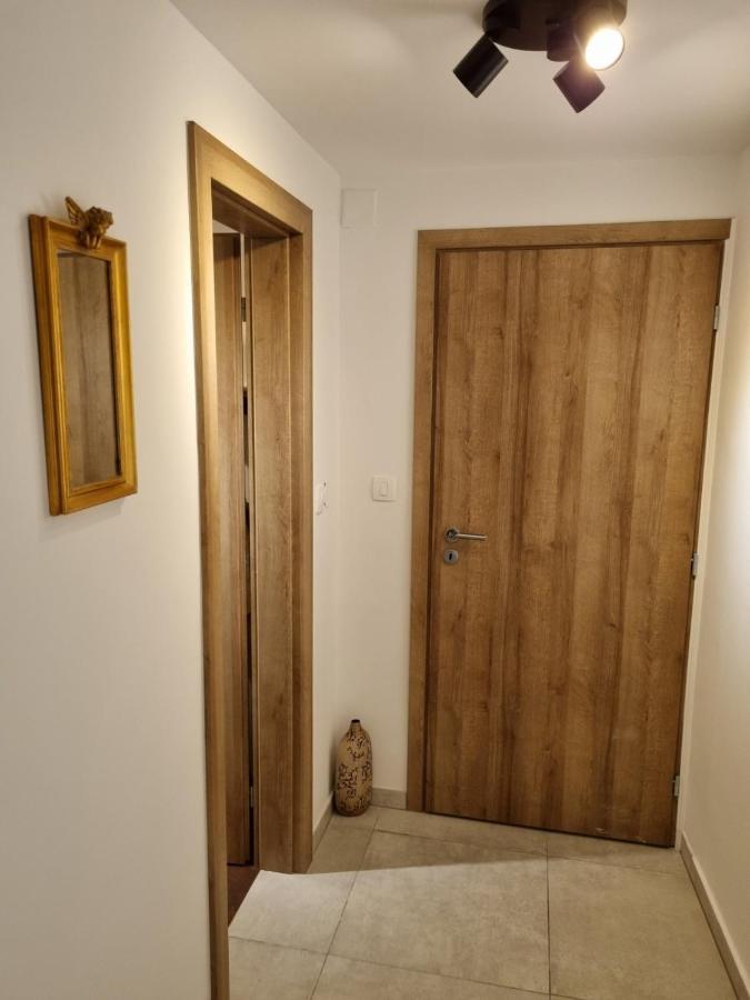 Apartman Ivano Cres Lägenhet Exteriör bild