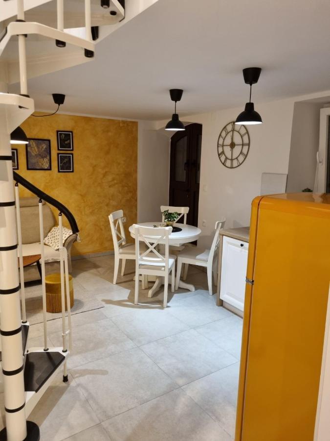 Apartman Ivano Cres Lägenhet Exteriör bild