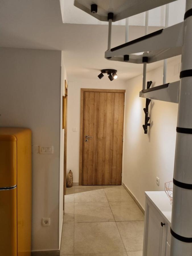 Apartman Ivano Cres Lägenhet Exteriör bild