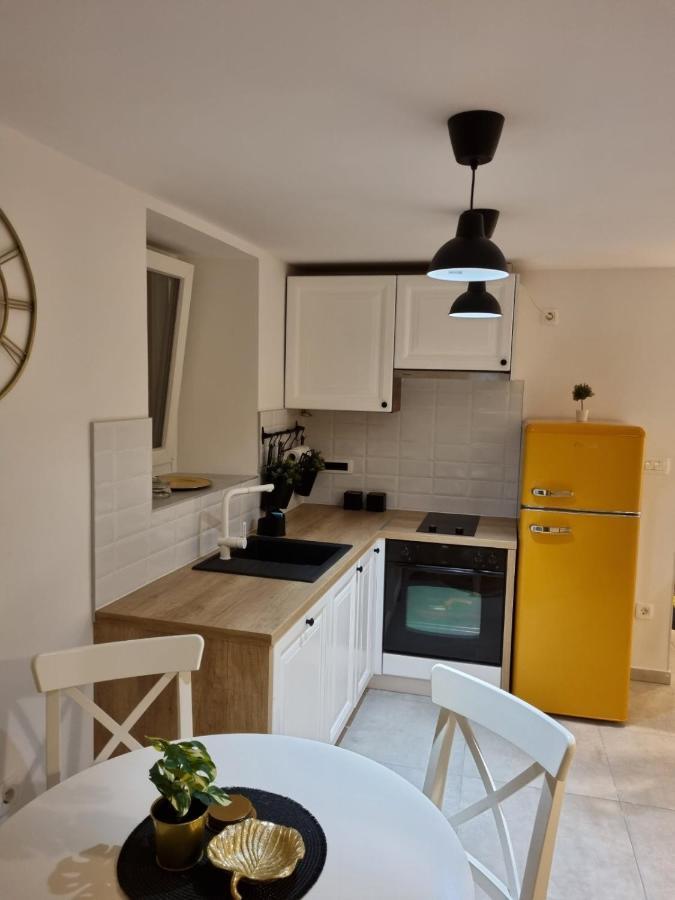 Apartman Ivano Cres Lägenhet Exteriör bild